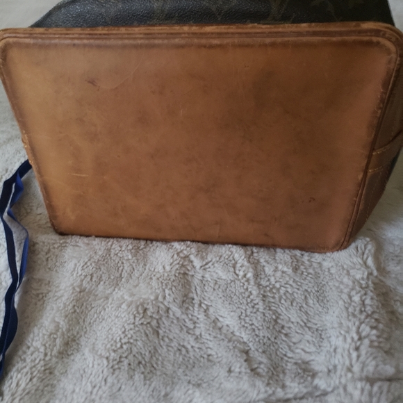 LV mono bucket bag - Picture 4 of 11